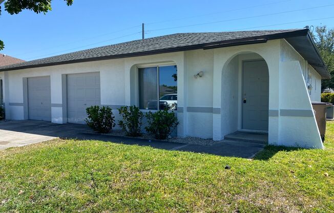 3223-3225 SW Santa Barbara Pl