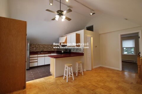 22 LAKESIDE AVE