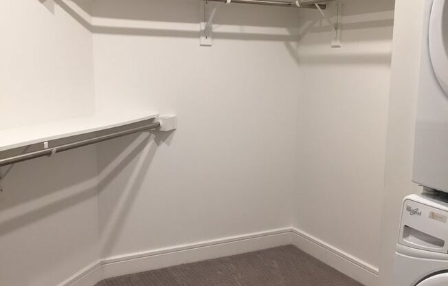 Studio, 1 bath, 895 sqft, $2,238, Unit 1103