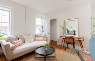 Studio, 1 bath, 282 sqft, $2,300, Unit 47