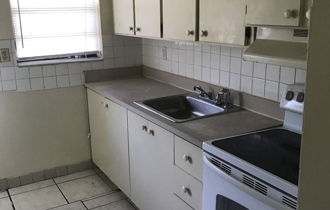 101 SW 18 AVE - REGENT