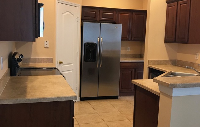 SANFORD: 2 Story Townhome, Falgship Park Community AVAILABLE JULY 16th!
