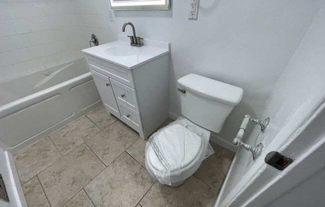 2 beds, 1 bath, 793 sqft, $2,175, Unit 078#B2