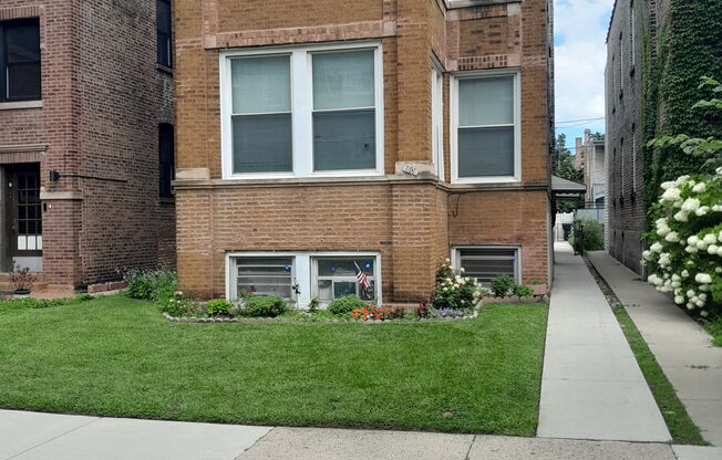 2606 West Argyle Street