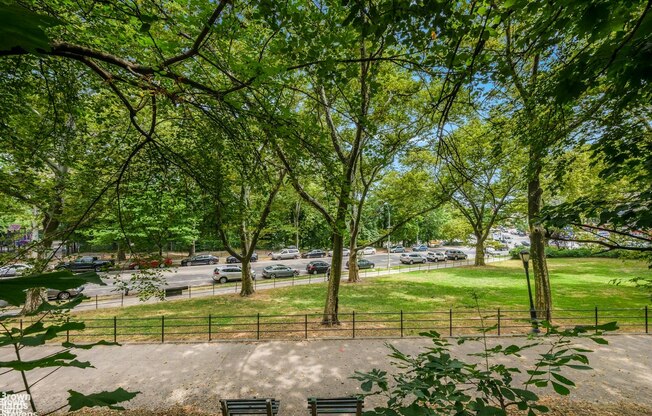 916 NICHOLAS AVE 3
