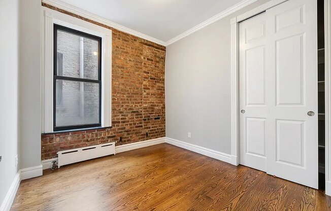 424 E 9th Street