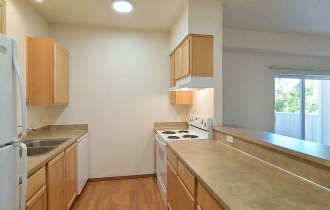 2 beds, 1 bath, $1,700, Unit 303