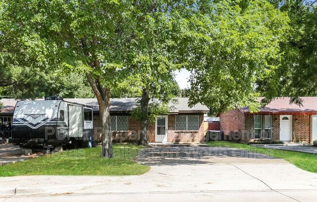 409 COUSINS LN
