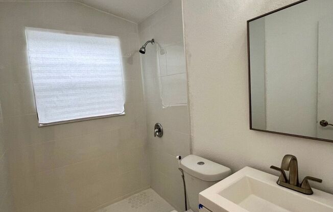 2 beds, 1 bath, 850 sqft, $2,150
