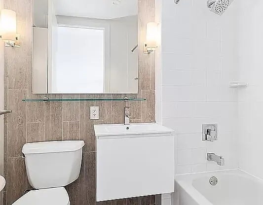 3 beds, 2 baths, $9,500, Unit 308
