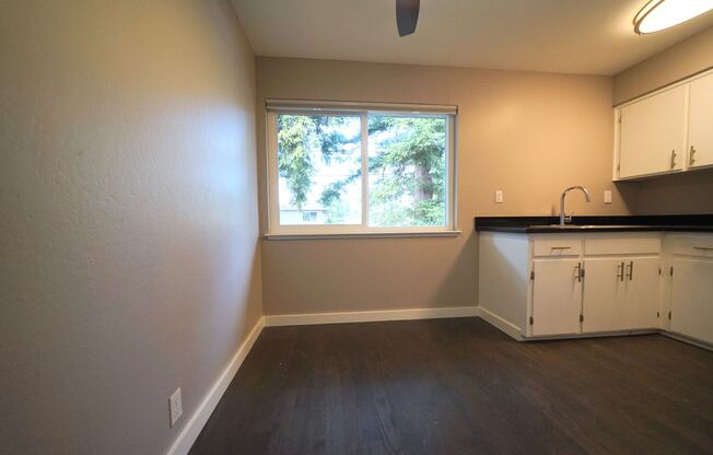 1 bed, 1 bath, 700 sqft, $2,500, Unit 4