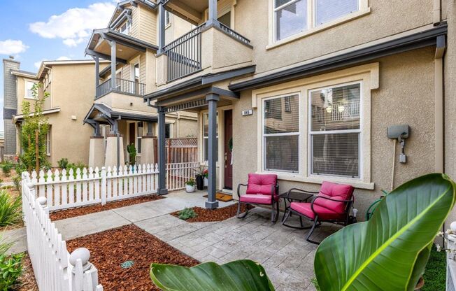 2 Bedroom 2.5 Bathroom Plus Loft Napa Townhome in Sheveland Ranch