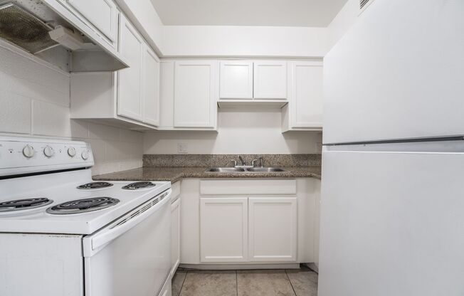 1 bed, 1 bath, $950, Unit Unit #16