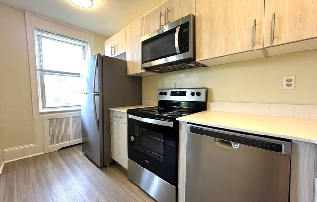 Studio, 1 bath, 450 sqft, $1,045, Unit Apt 407