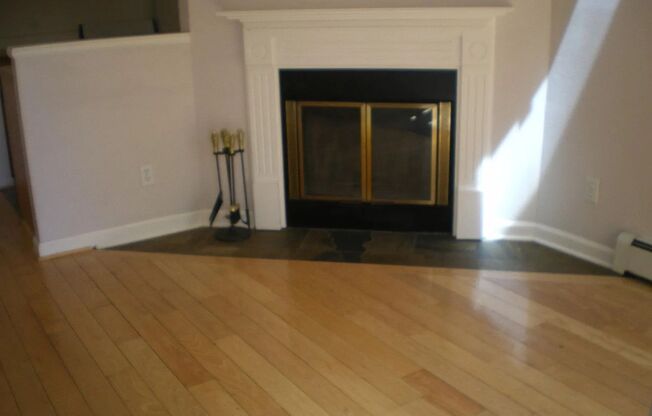 Bright & Convenient Unit in the Heart of Boulder – Walk to CU! Available August 1! 50% off August rent!