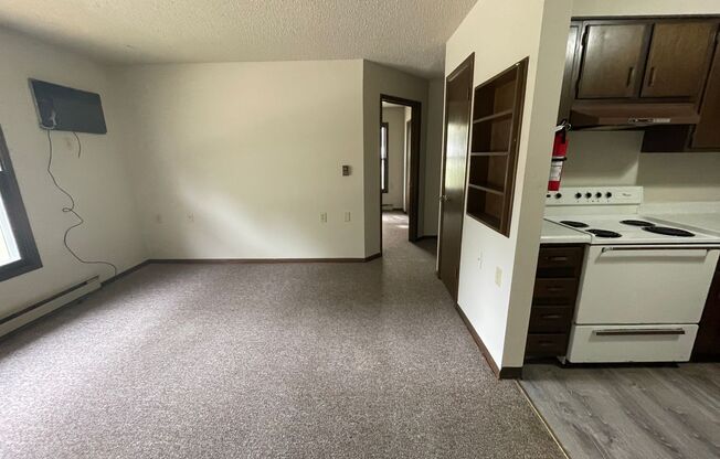 1 bed, 1 bath, 585 sqft, $450, Unit Unit 6B