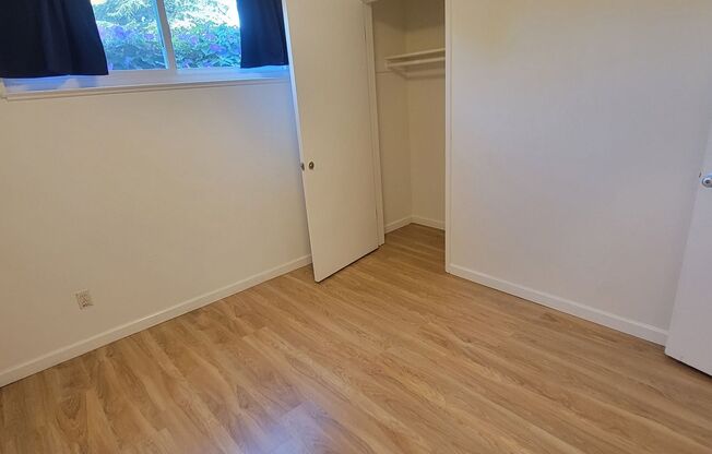 2 beds, 1 bath, $2,600, Unit D