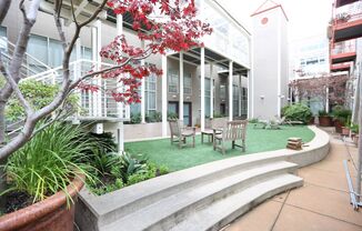SoMa: 1 Bed 1.5 Bath Loft w/ Parking, W/D in unit & Shared Courtyard