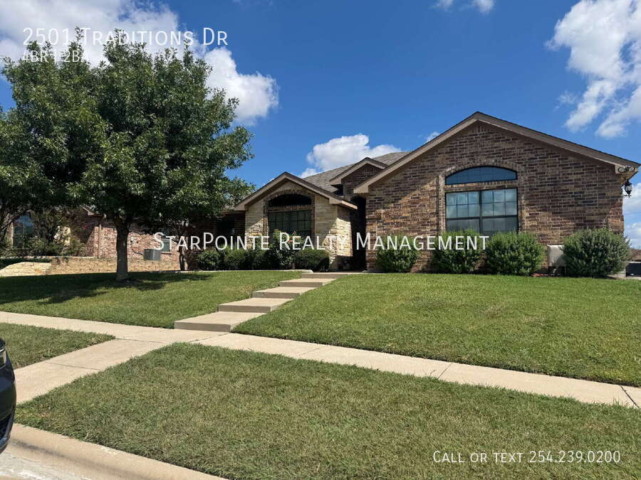 2501 TRADITIONS DR