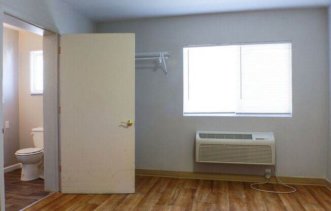 1 bed, 1 bath, 390 sqft, $860, Unit 612