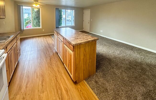 1 bed, 1 bath, 640 sqft, $1,050, Unit 19