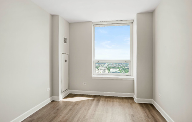760 W ADAMS