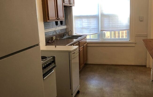 2 beds, 1 bath, $1,550, Unit Lower Flat