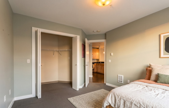 East Queen Anne Seattle 2 Bedroom 2 Bathroom Apartment for Rent | Lake Union Views, Rooftop Deck, In-Unit Laundry & Garage Parking