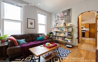 1521 W Barry Ave