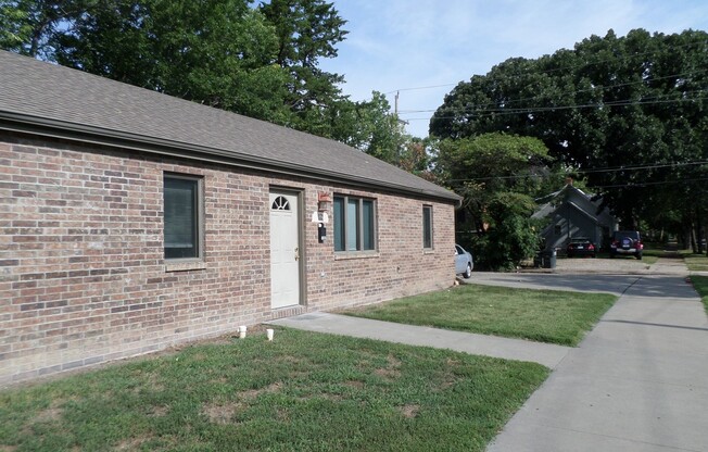 4 bedroom one block from campus