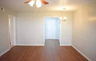 2 beds, 1 bath, 700 sqft, $675, Unit D