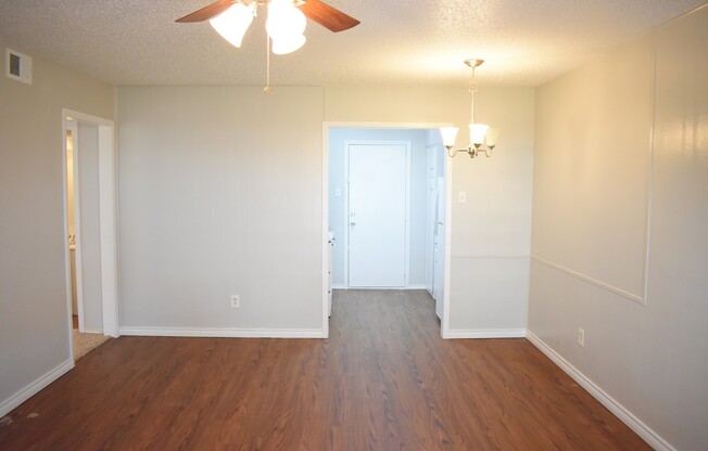 2 beds, 1 bath, 700 sqft, $675, Unit D