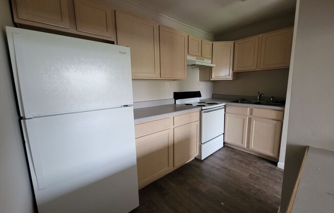 2 beds, 1 bath, 800 sqft, $1,175, Unit Apt 103