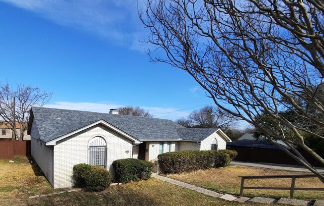 Available Now.  2 bedroom, 2 bathroom near Casa Linda and White Rock Lake