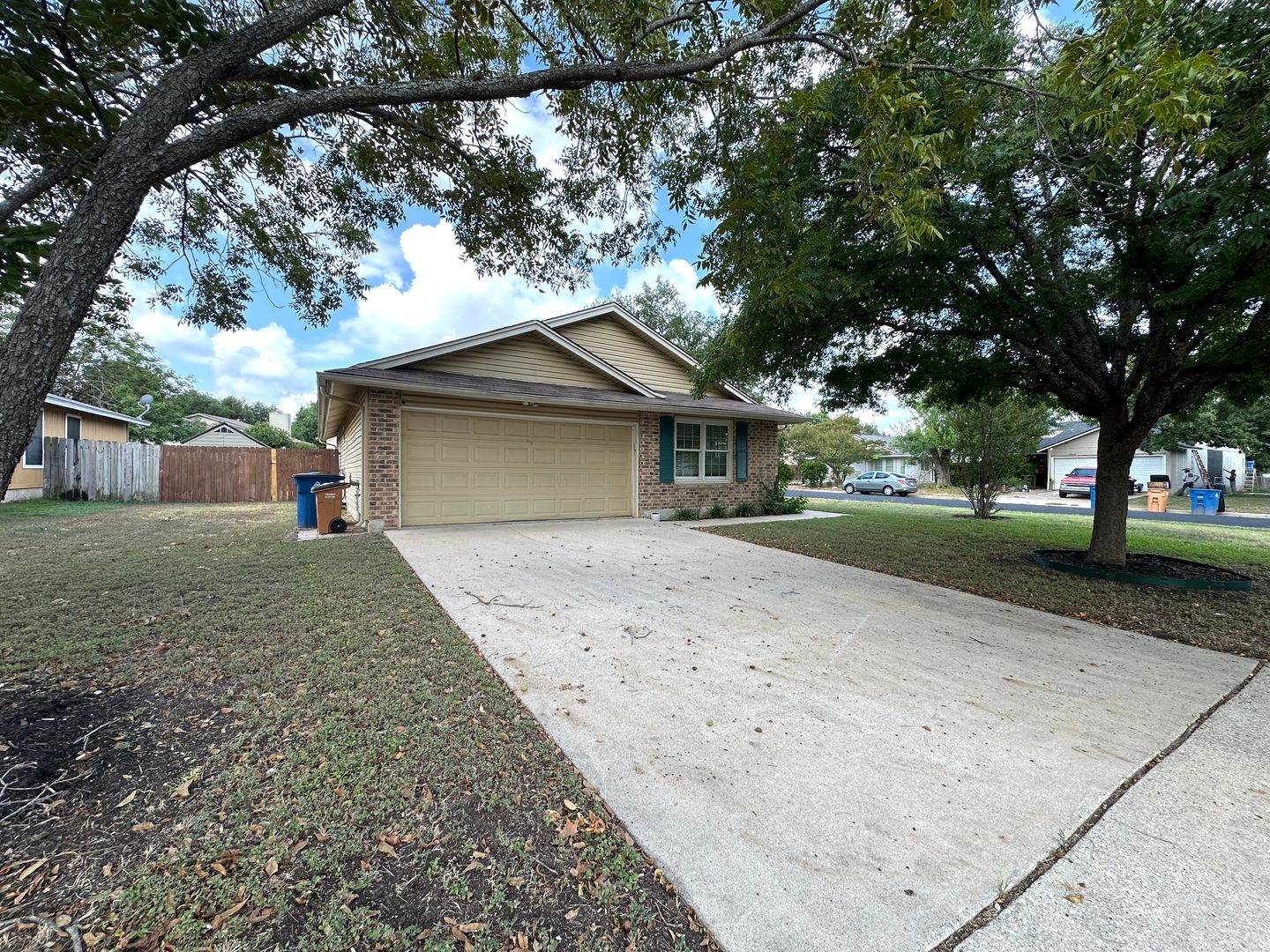 Beautiful Milwood 3 Bedrooms 2 Bathroom Single Story Home for Rent with Modern Upgrades & Decked Backyard at a corner lot