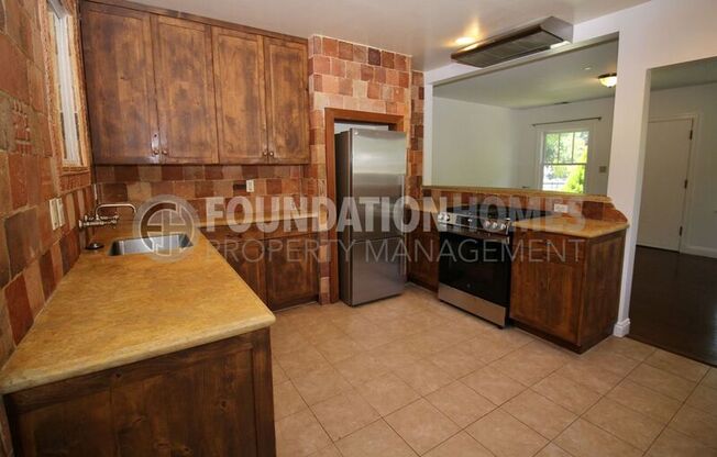 2022 5 AVE