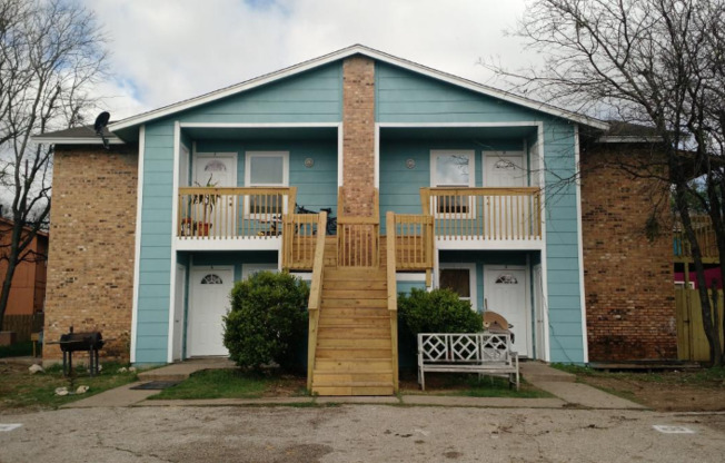 4904 MERRITT CIR