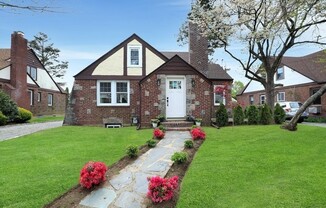 72 RADNOR RD