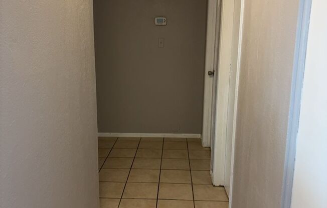 3 bed 2 bath in Phoenix!!  Ready for Move In!