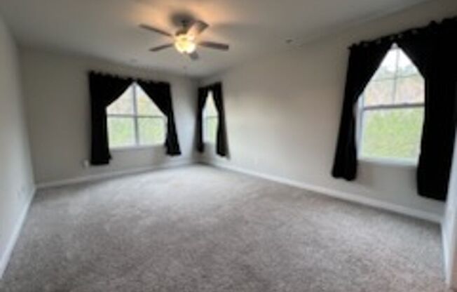 3 beds, 2.5 baths, $1,750