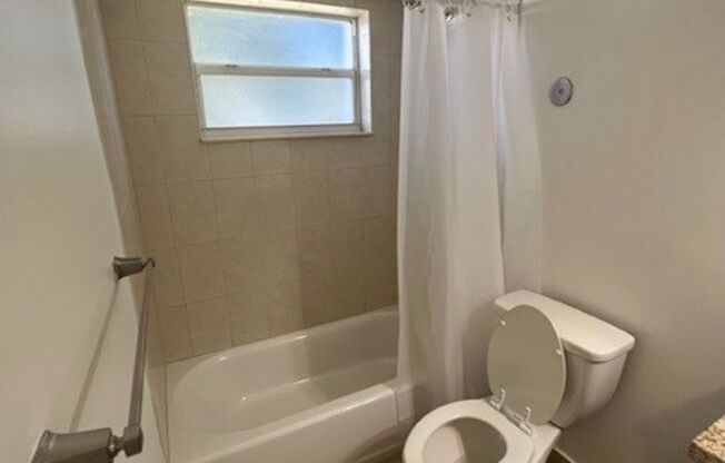 1 bed, 1 bath, $1,595, Unit 105