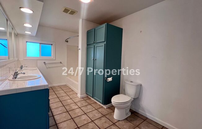 2 beds, 1 bath, $2,595