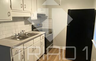 1 bed, 1 bath, $750, Unit F