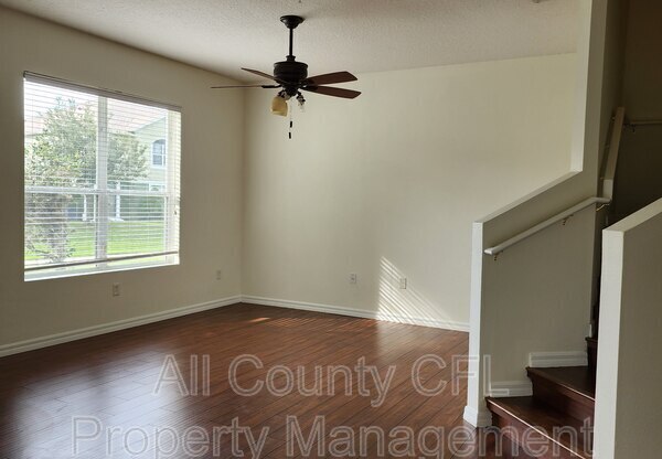 1535 BROKEN OAK DR