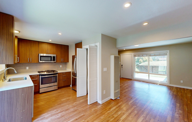 1441 CASA BUENA DR