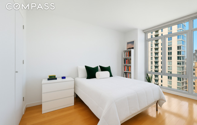 1 ALT NORTHSIDE PIERS 22