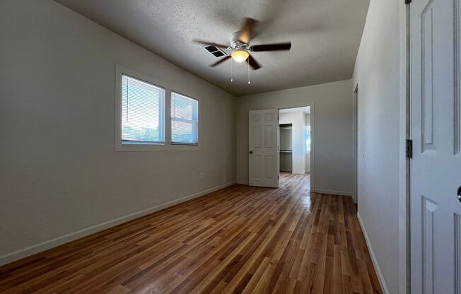 3 beds, 1 bath, $1,450, Unit 516 House