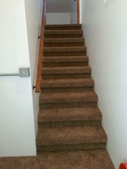 Maple Valley Country living - studio apartment with large 2 car garage, large carport, lots of storage! AC!! Available NOW!