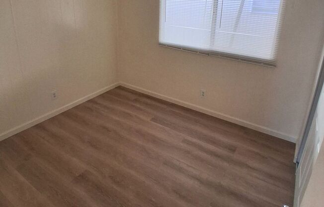 2 beds, 1 bath, 860 sqft, $3,295, Unit 014