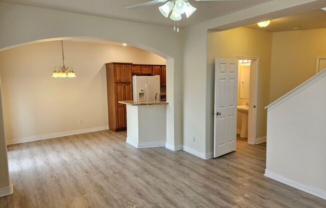 New Carpet & Paint 3 Bd 2.5 Ba Townhome In Sandy